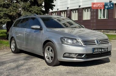 Універсал Volkswagen Passat 2011 в Дніпрі