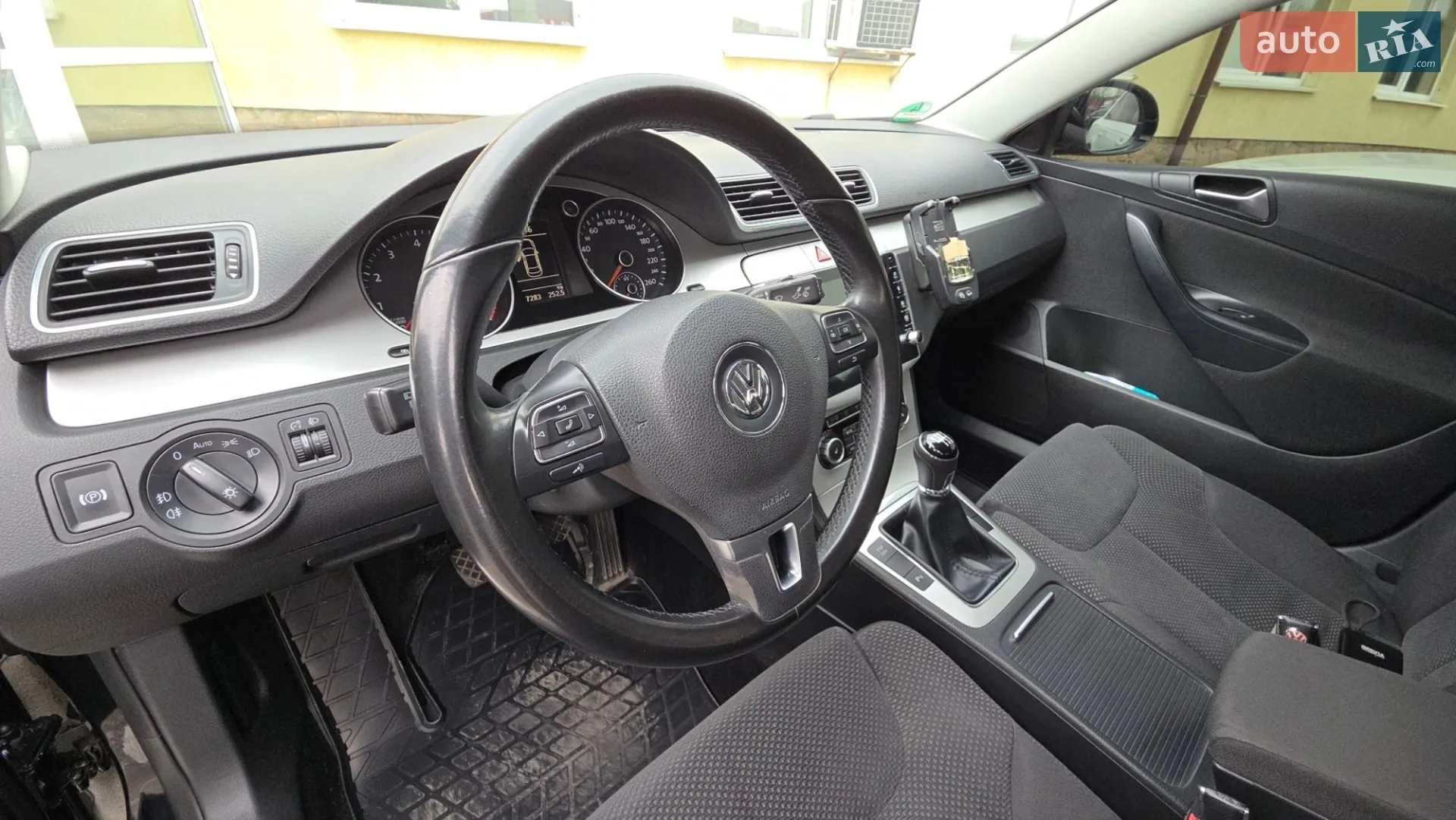 2010 Volkswagen Passat - мініатюра 7