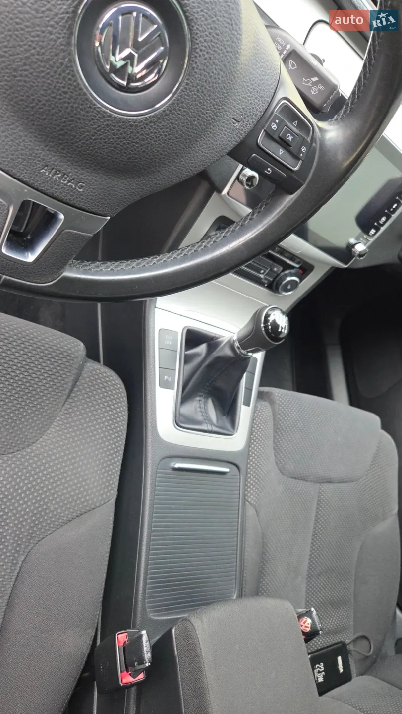 2010 Volkswagen Passat - мініатюра 9