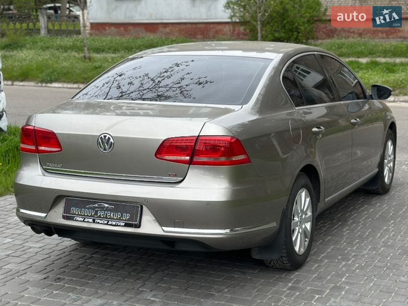 Седан Volkswagen Passat 2012 в Каменском
