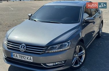Седан Volkswagen Passat 2012 в Києві