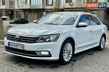 Седан Volkswagen Passat 2015 в Києві