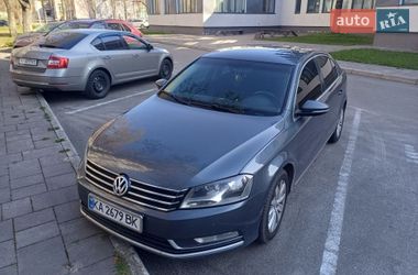Седан Volkswagen Passat 2013 в Киеве