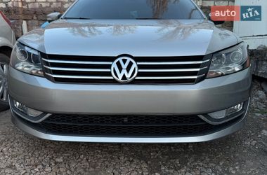 Седан Volkswagen Passat 2012 в Николаеве