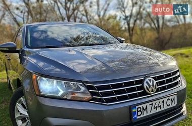 Седан Volkswagen Passat 2017 в Ромнах