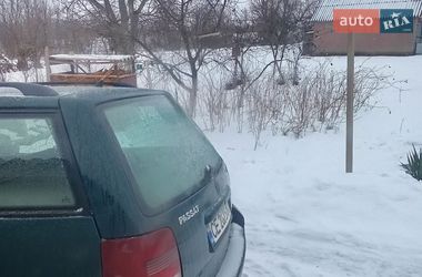 Универсал Volkswagen Passat 1999 в Кельменцах