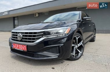 Седан Volkswagen Passat 2020 в Львове