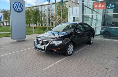 Седан Volkswagen Passat 2010 в Києві