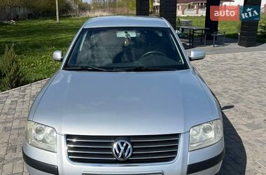 Седан Volkswagen Passat 2001 в Ровно