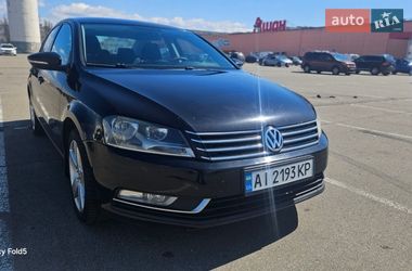 Седан Volkswagen Passat 2011 в Києві