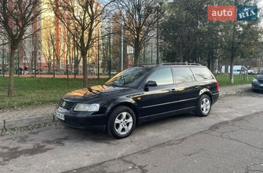 Универсал Volkswagen Passat 1998 в Киеве
