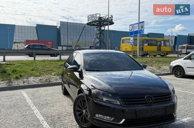 Седан Volkswagen Passat 2011 в Києві