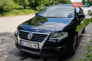 Седан Volkswagen Passat 2010 в Львове