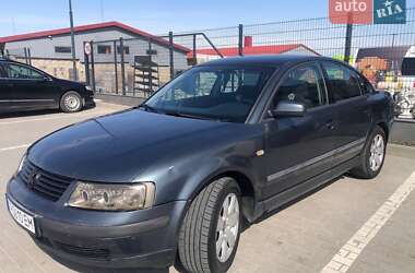Седан Volkswagen Passat 1999 в Радехове