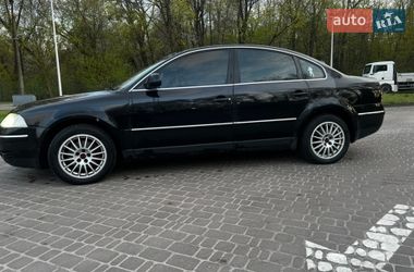 Седан Volkswagen Passat 2004 в Києві