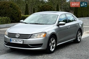 Седан Volkswagen Passat 2011 в Дніпрі