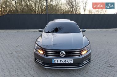 Седан Volkswagen Passat 2015 в Черновцах