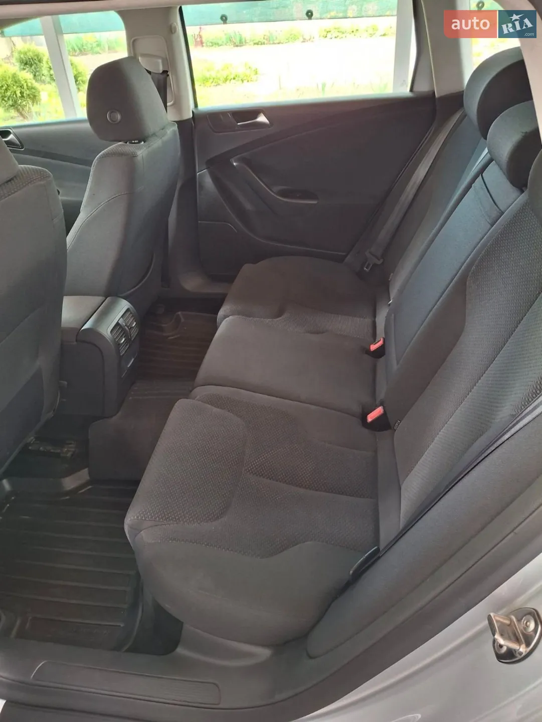 2010 Volkswagen Passat - мініатюра 5