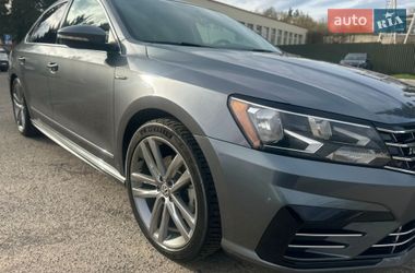 Седан Volkswagen Passat 2016 в Львові