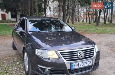 Седан Volkswagen Passat 2009 в Ромнах