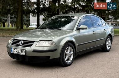 Седан Volkswagen Passat 2002 в Ровно