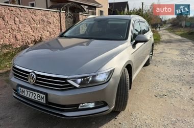 Універсал Volkswagen Passat 2016 в Житомирі