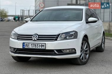 Седан Volkswagen Passat 2014 в Днепре
