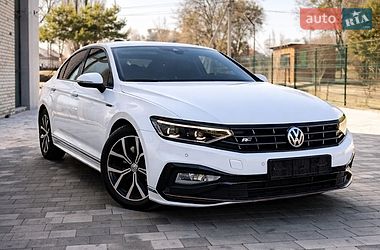 Седан Volkswagen Passat 2019 в Луцьку