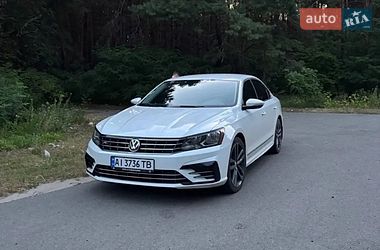 Седан Volkswagen Passat 2016 в Львові