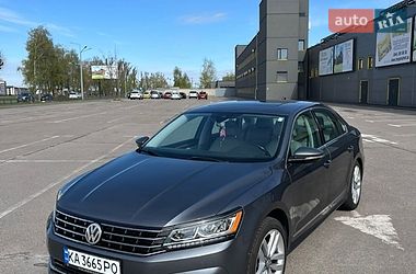 Седан Volkswagen Passat 2017 в Києві