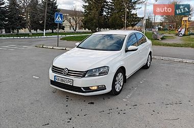 Седан Volkswagen Passat 2013 в Тыврове