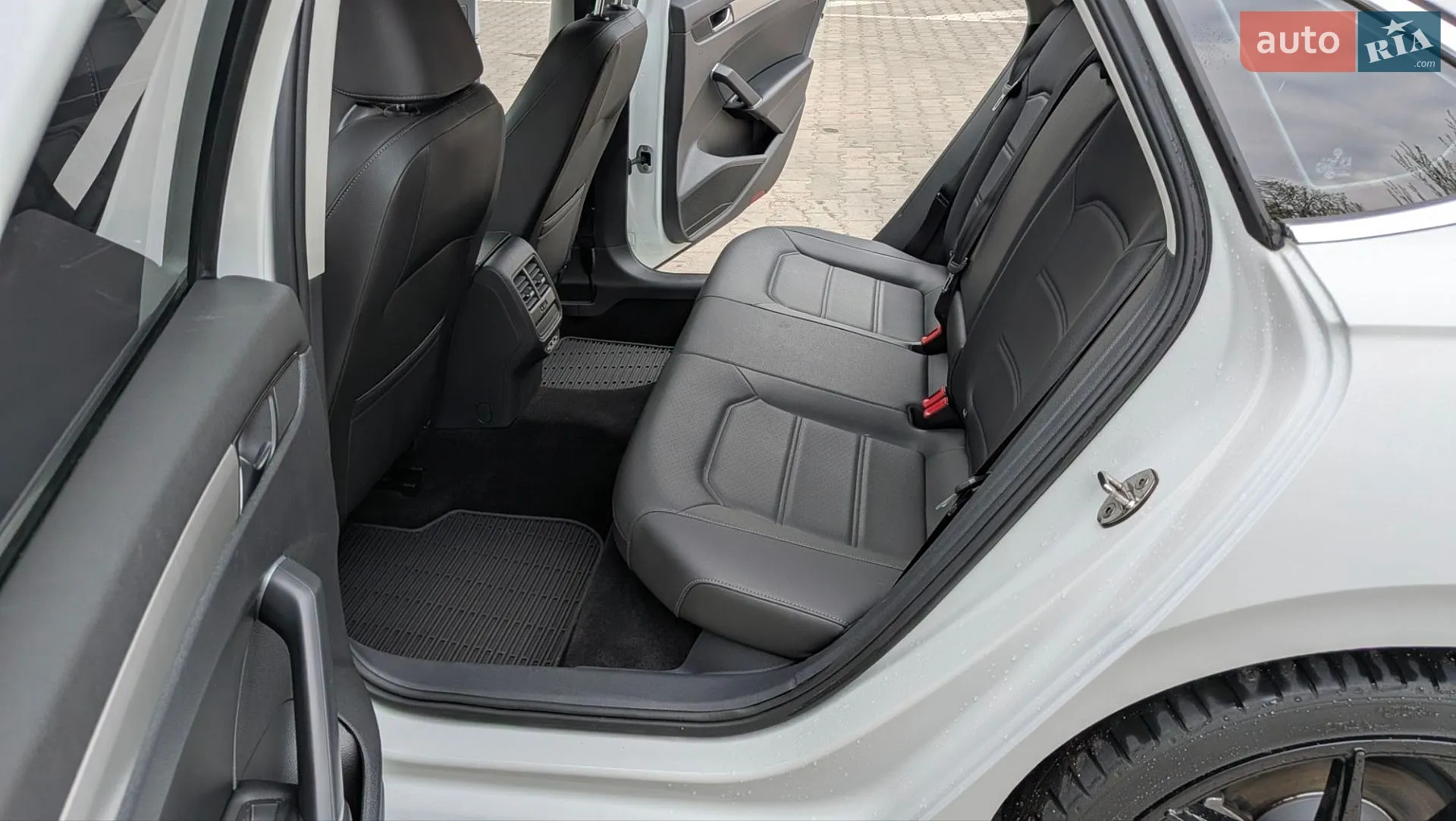 2021 Volkswagen Passat - мініатюра 11