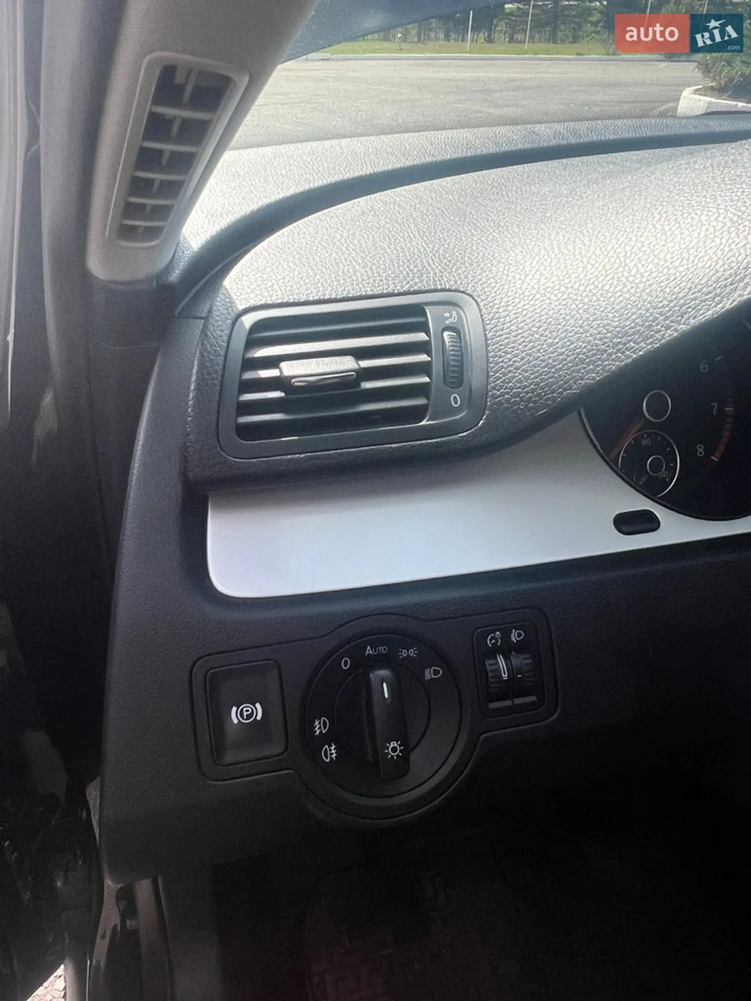 2010 Volkswagen Passat - мініатюра 21