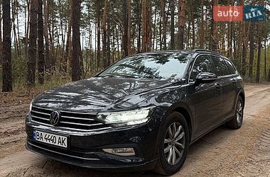 Универсал Volkswagen Passat 2023 в Киеве