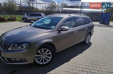 Універсал Volkswagen Passat 2013 в Хмельницькому
