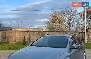 Універсал Volkswagen Passat 2012 в Житомирі