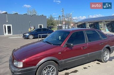 Седан Volkswagen Passat 1993 в Полтаве