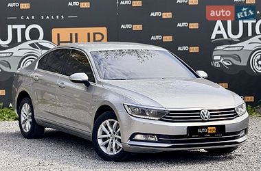 Седан Volkswagen Passat 2016 в Харкові