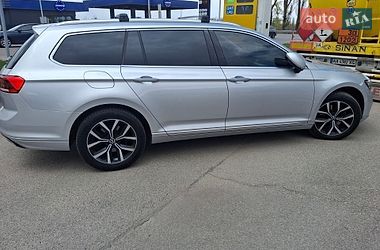 Універсал Volkswagen Passat 2021 в Василькові