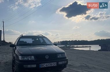 Универсал Volkswagen Passat 1994 в Львове