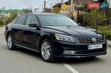 Седан Volkswagen Passat 2018 в Киеве