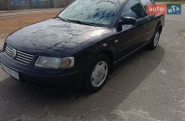Седан Volkswagen Passat 2000 в Киеве