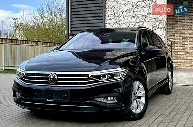 Универсал Volkswagen Passat 2022 в Киеве