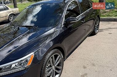 Седан Volkswagen Passat 2017 в Киеве