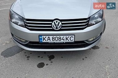 Седан Volkswagen Passat 2013 в Києві