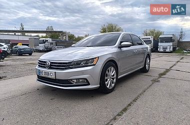 Седан Volkswagen Passat 2017 в Николаеве