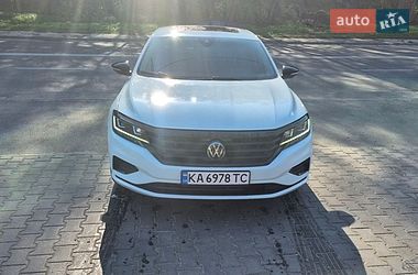 Седан Volkswagen Passat 2021 в Киеве