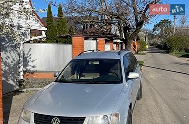 Универсал Volkswagen Passat 1999 в Киеве