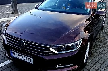 Універсал Volkswagen Passat 2017 в Жовкві