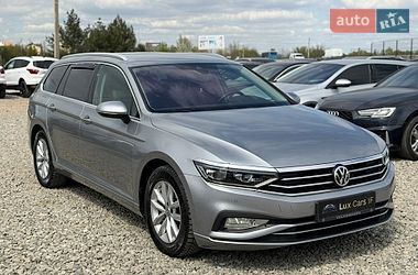 Універсал Volkswagen Passat 2020 в Івано-Франківську